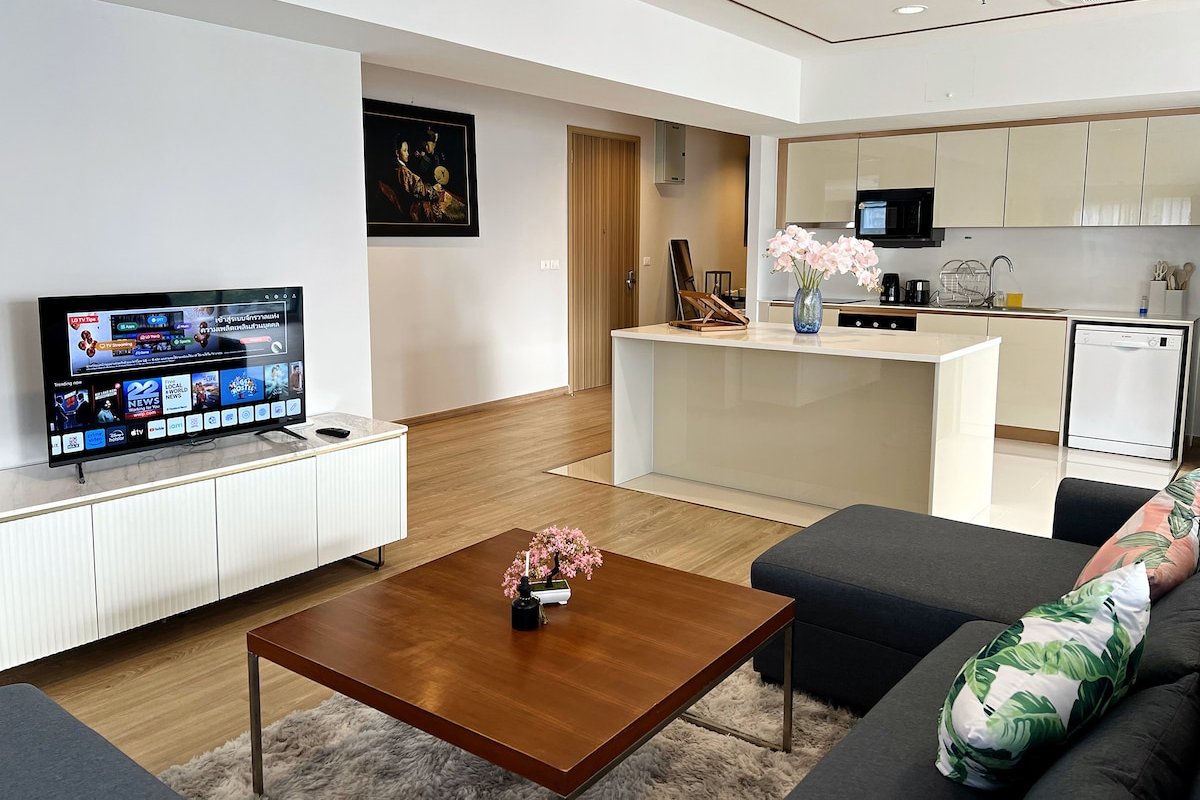 502: Modern Thai-Style 3Beds 3Baths, BTS Pool&Gym gallery image 3