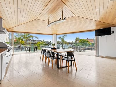 The Beach House: Waterfront with Boat Mooring