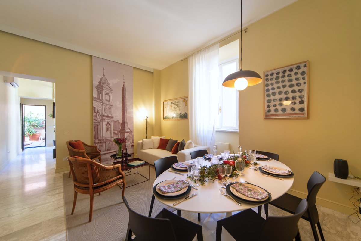 Bernini Stay, dreamy apartment at Trevi Fountain