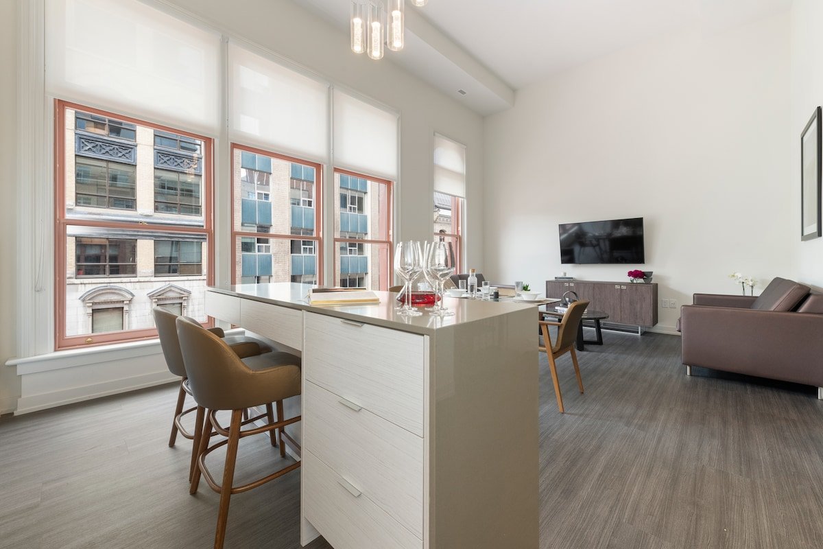 Two-Story Heritage Loft ★ Steps from Parliament ★ gallery image 5