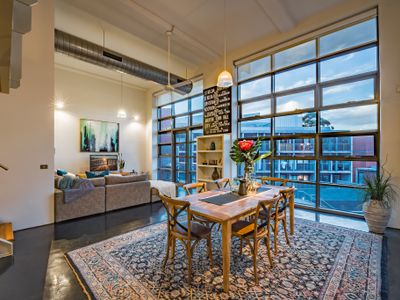 Luxury warehouse apartment close to CBD