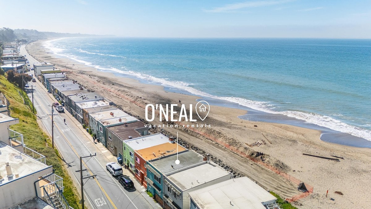 1950’s Beachfront Home – Stunning Views! gallery image 5