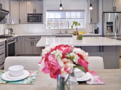 Beauty House near Apple Googl Harker Netflix