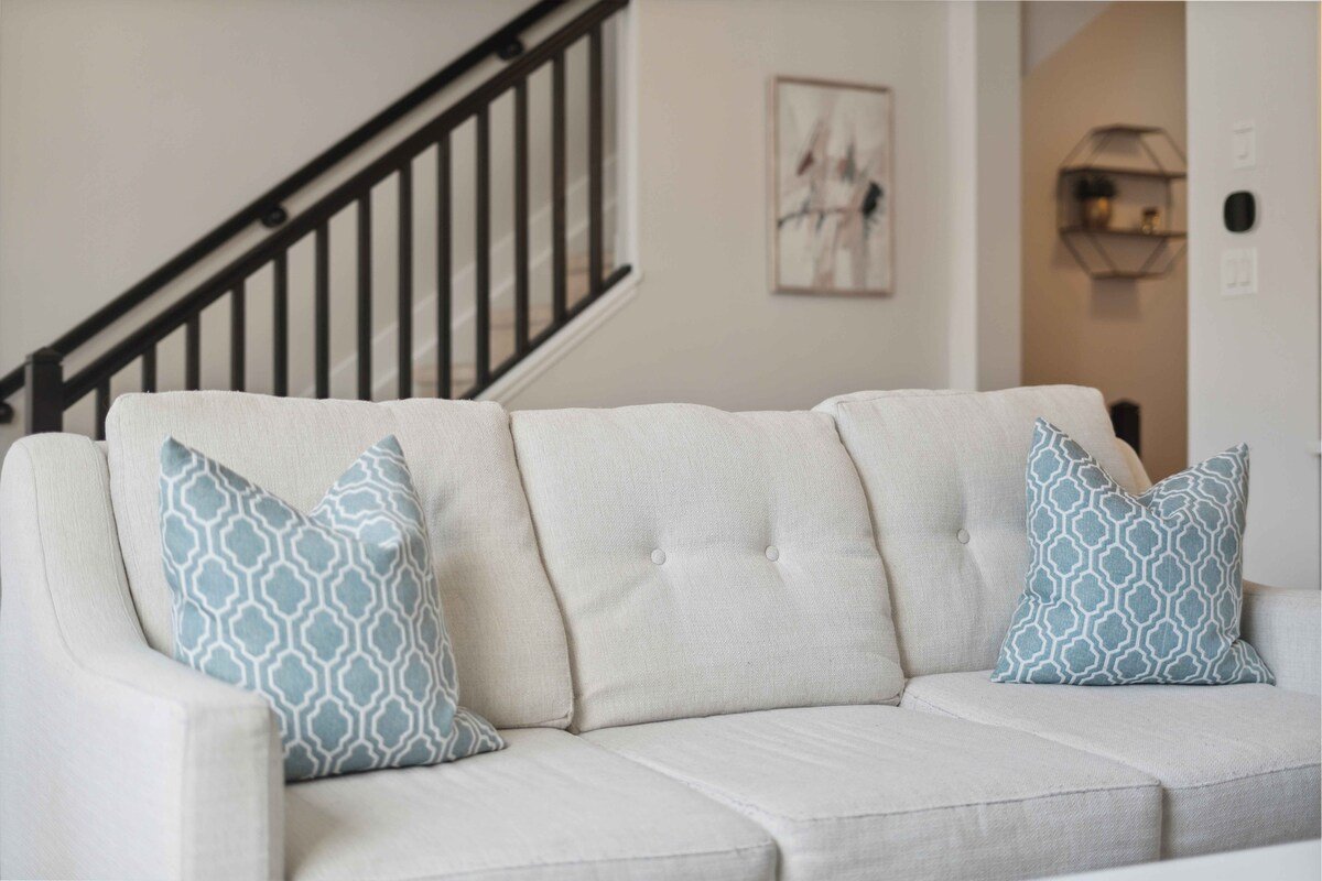 Upscale 2BED | Central Barrhaven gallery image 3