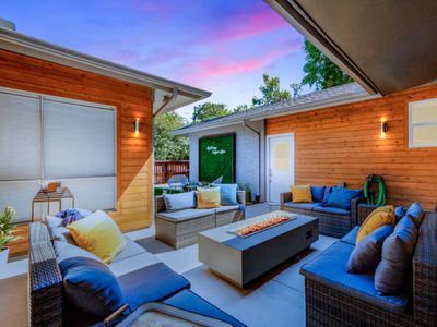 Relax with Style – Great Location and Amenities