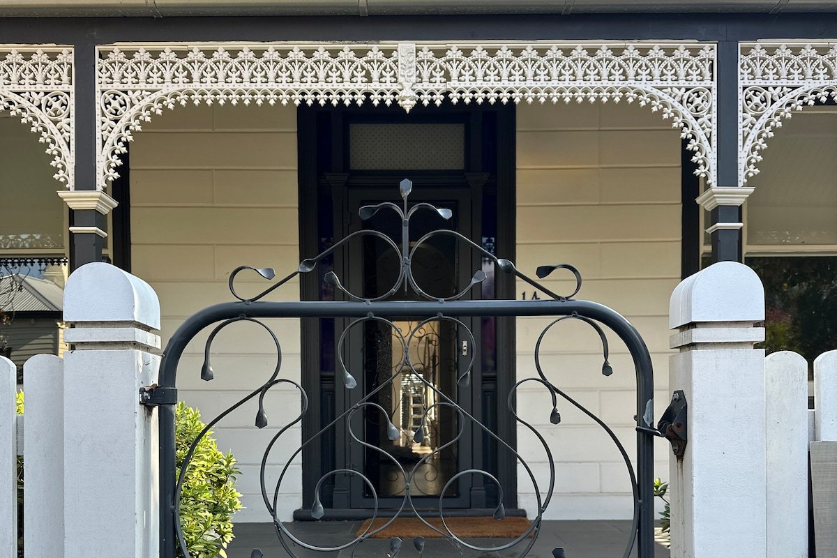 Luxury Stay in Spacious, Boutique House gallery image 3