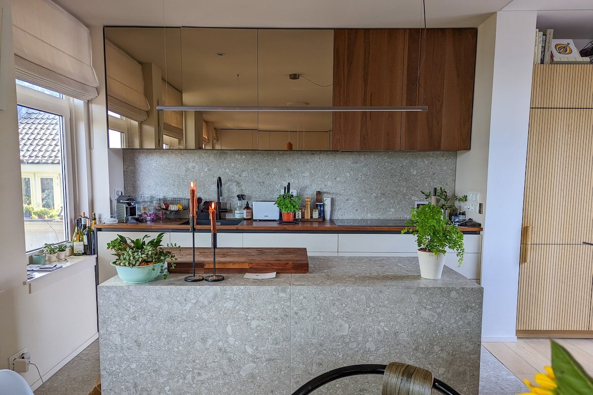 Sunny 2 Bd Apartment in the ❤️ of the Jordaan gallery image 2