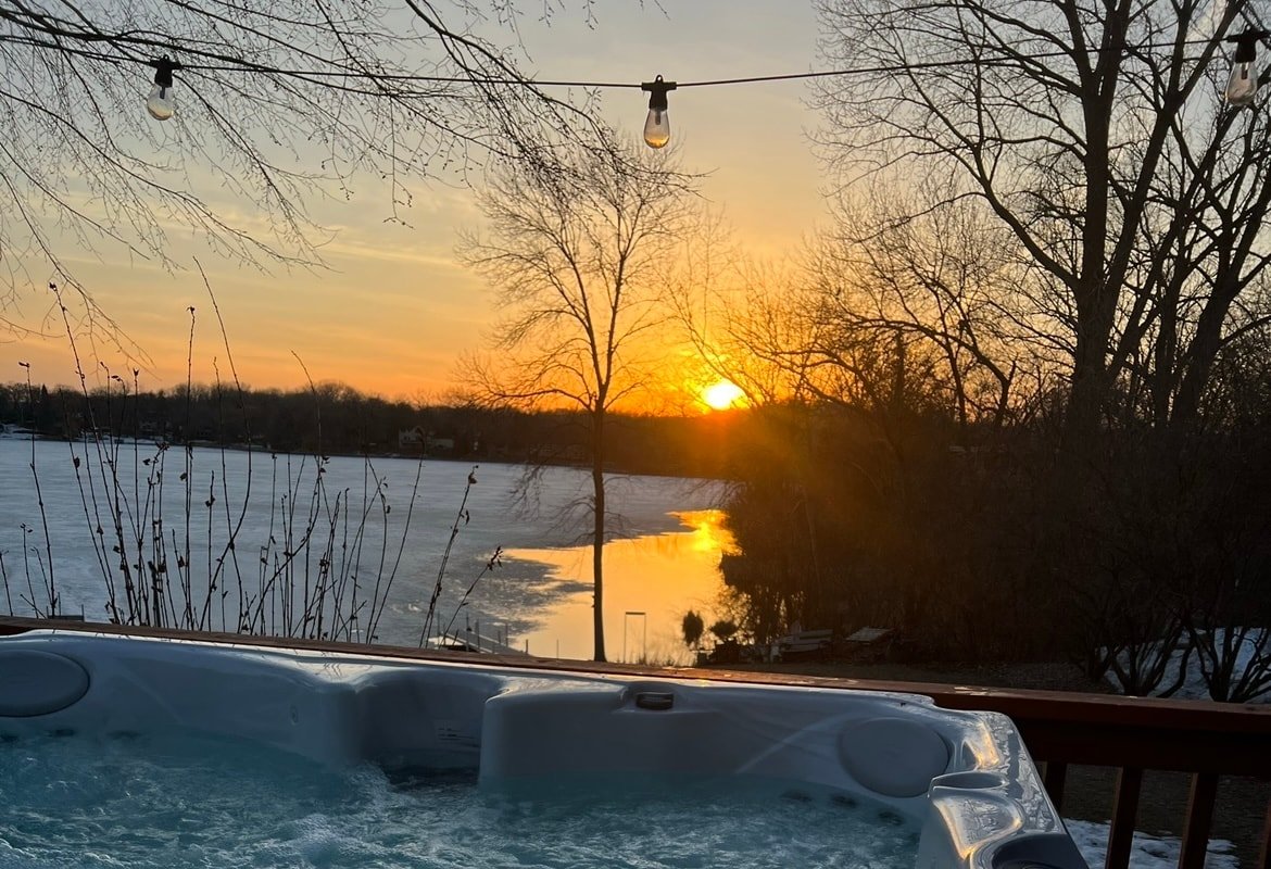 Lake home: hot tub & pool table gallery image 3