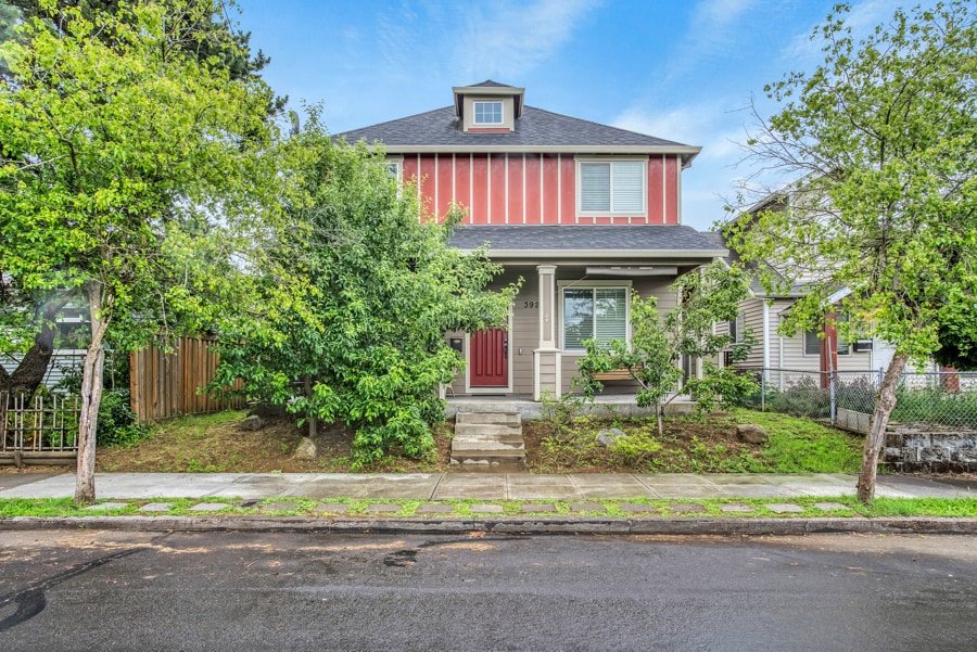 Spacious – Free Parking, walk to food, crib gallery image 3