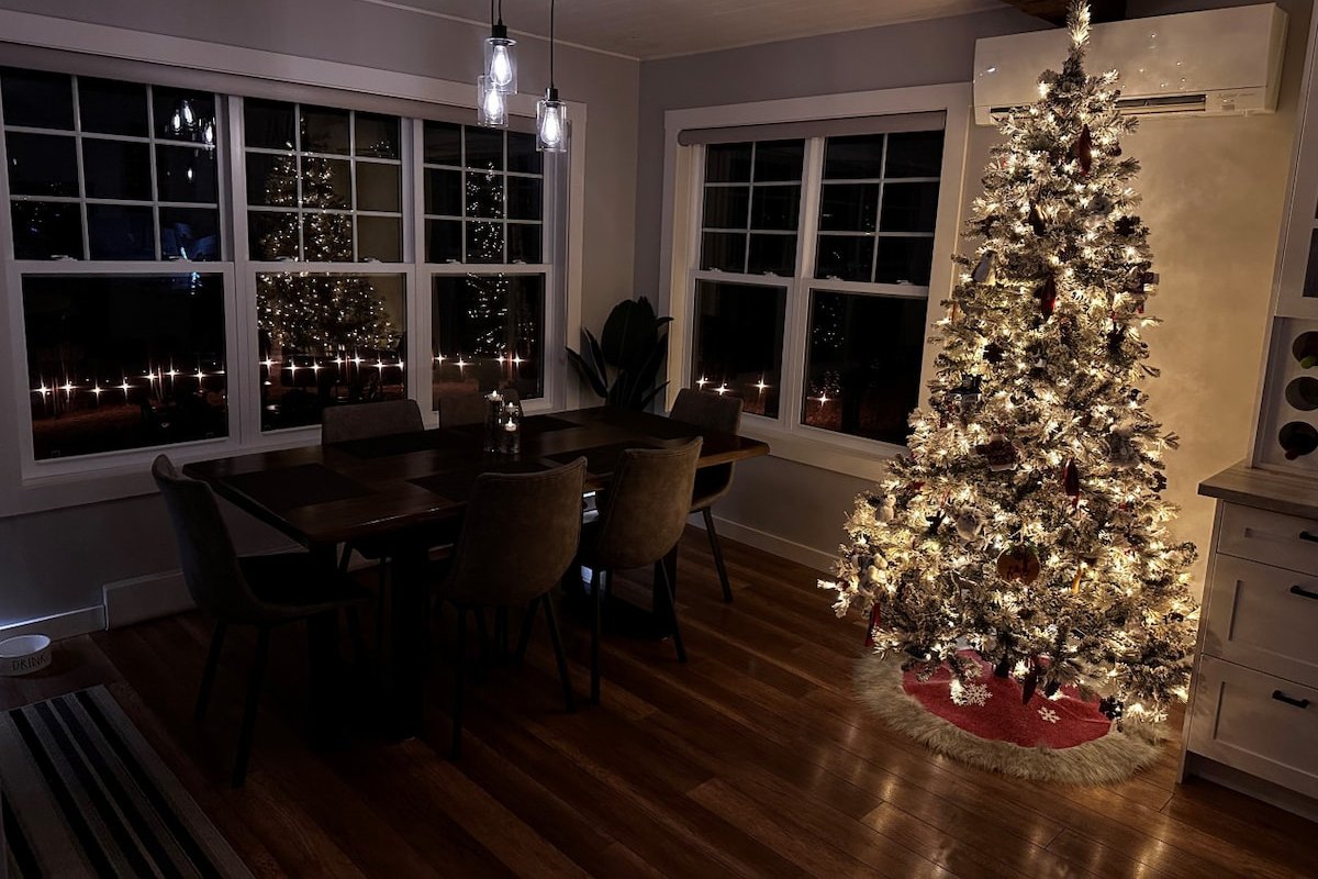 Waterfront Retreat with Wood-Burning Fireplace gallery image 2