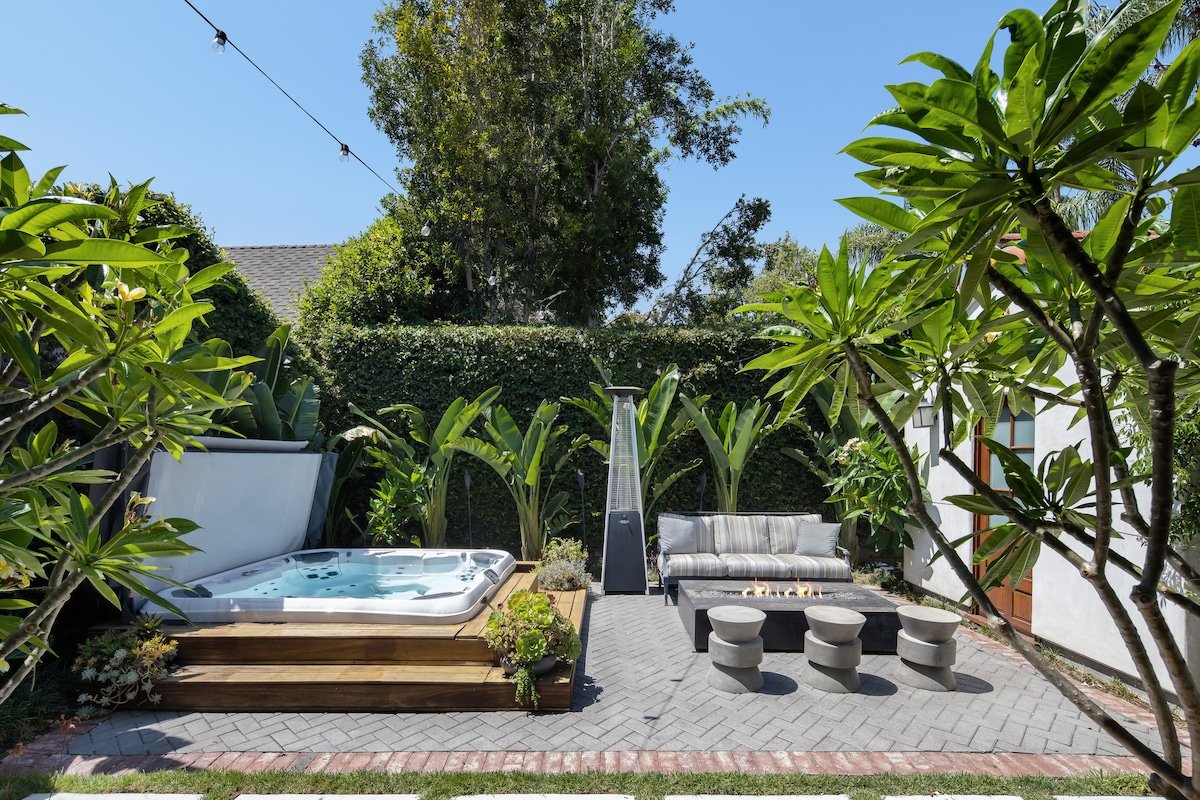 5 Star Luxury Private Oasis • Hot Tub • LA gallery image 4