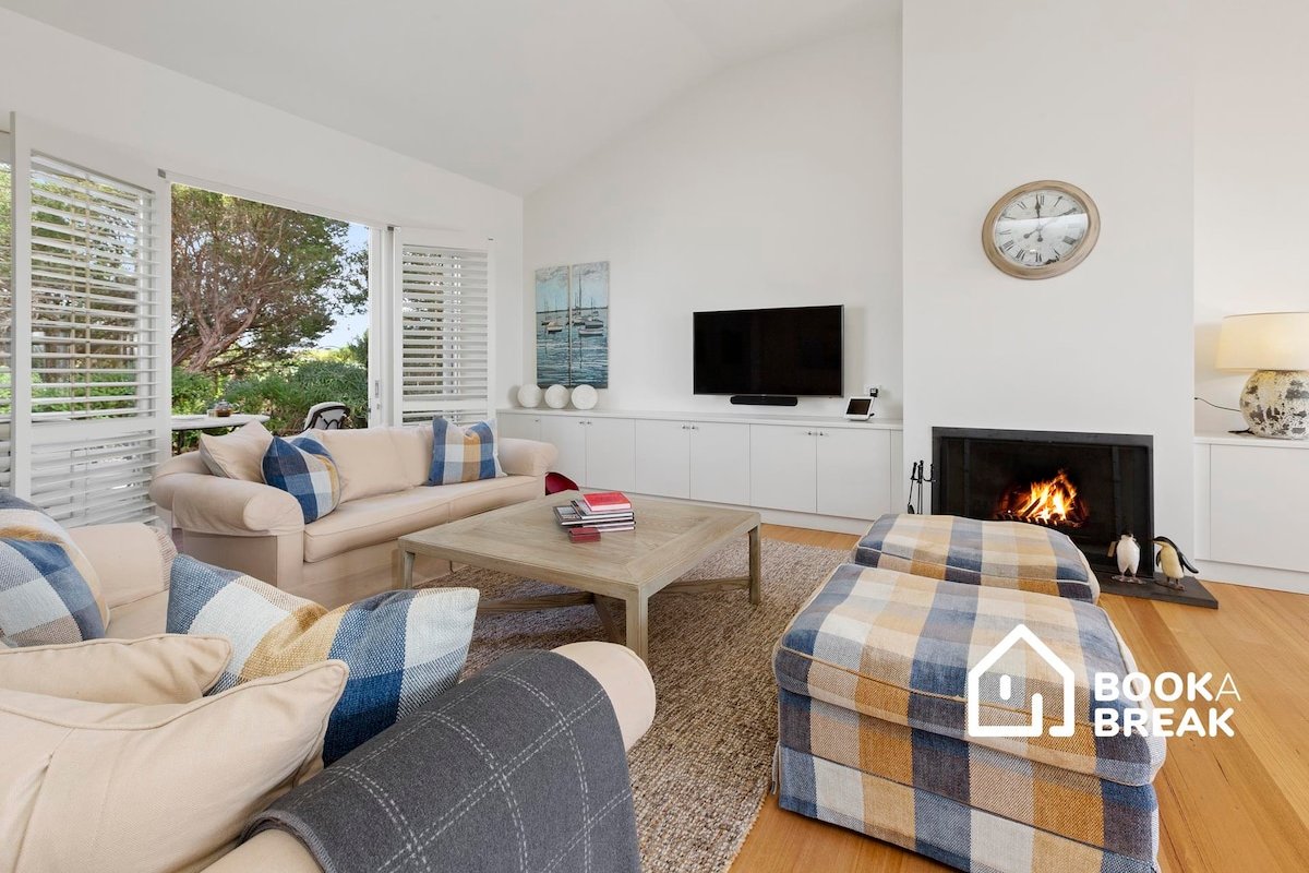 Clovelly of Portsea – Heated Pool & Spa Luxury gallery image 5