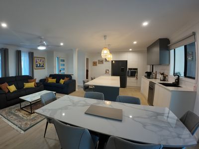 Resort Life for everyone + your pets. 4 BRMS