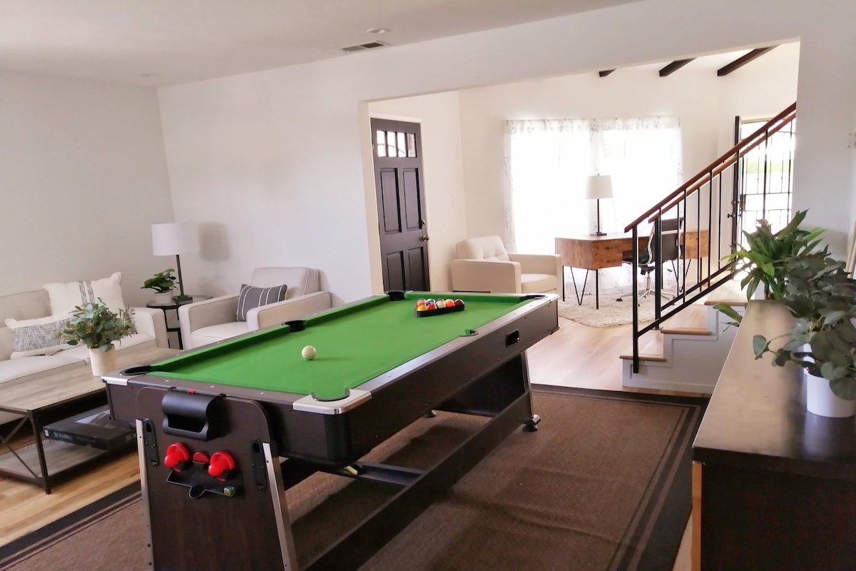 Big, Bright Beach City Home – 3 mi from the Ocean gallery image 3