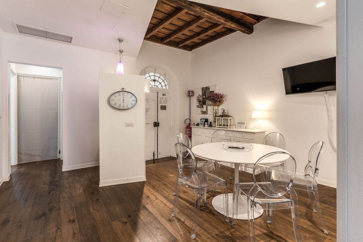 Beautiful Apt Camilla 30 mt from Piazza di Spagna gallery image 2