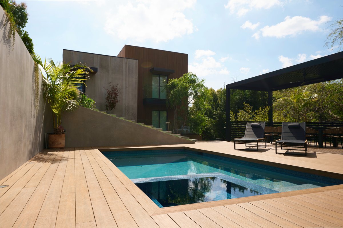 Hollyridge Mountain Dream