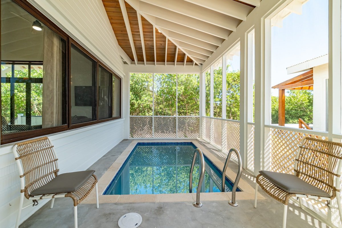 Backroads Sunset + The Pool Club at Mahogany Bay gallery image 3