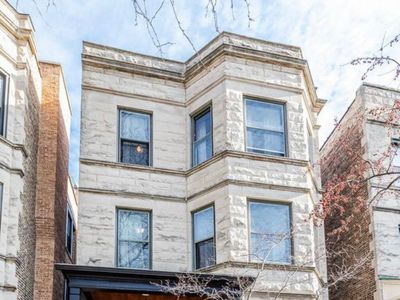 5 Bedroom Wrigleyville Experience right by stadium