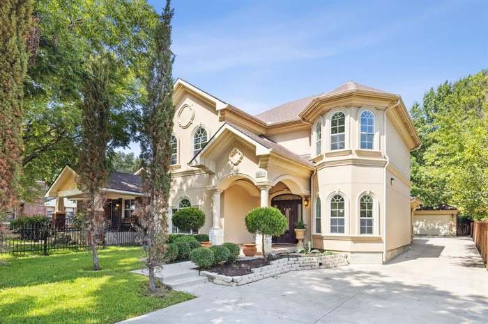 Central Location| Pool Table| Air Hockey| Arcade gallery image 2