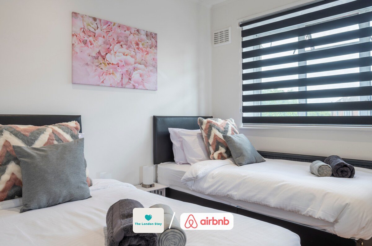 30%Off|4BdHs|London|Sleeps7|FreeParking|SuperKings gallery image 4