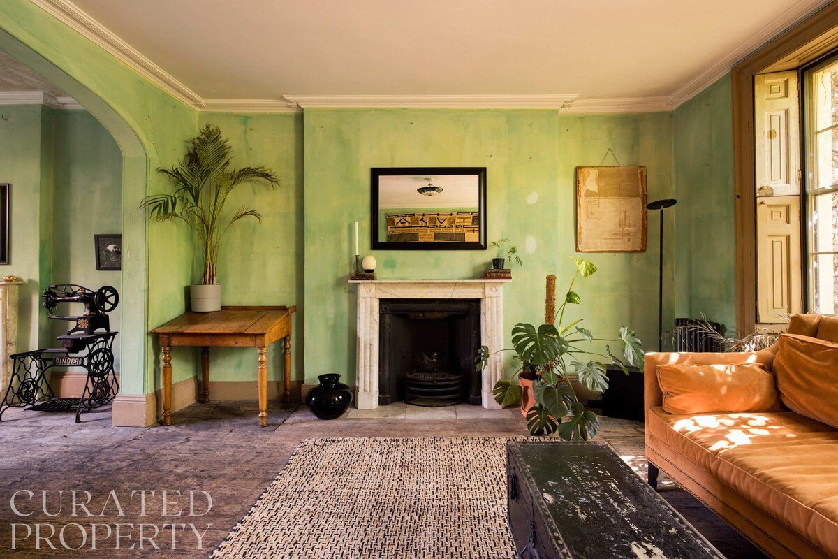 Extraordinary Grade II-listed early Georgian Home gallery image 4