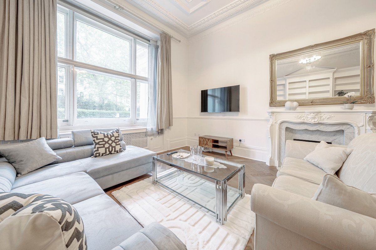 Royal&Spacious Hyde Park Residence gallery image 2