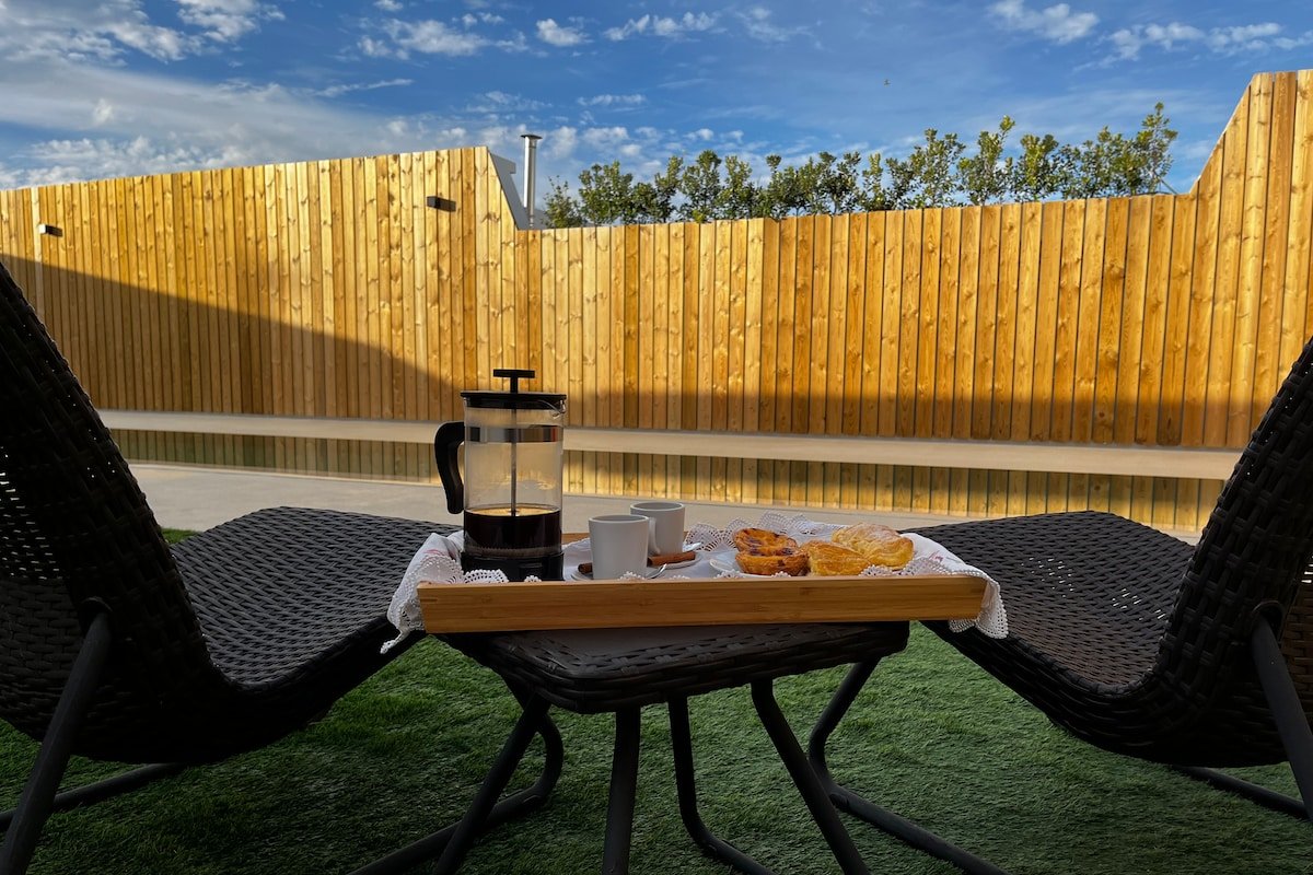 W house & Green house gallery image 2