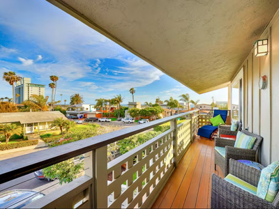 Coastline Combo in Pacific Beach! With AC & bikes!