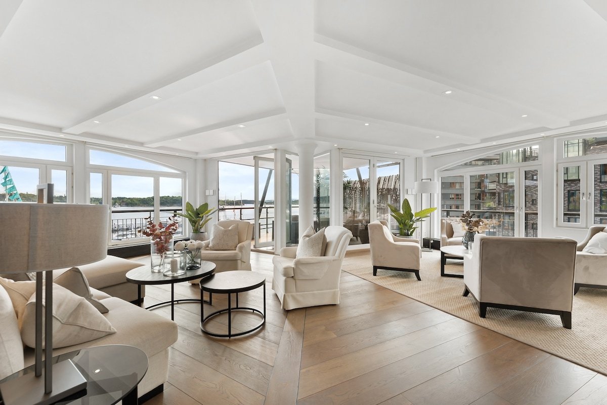 Large 41 millions kr apartment – seaview in center gallery image 4