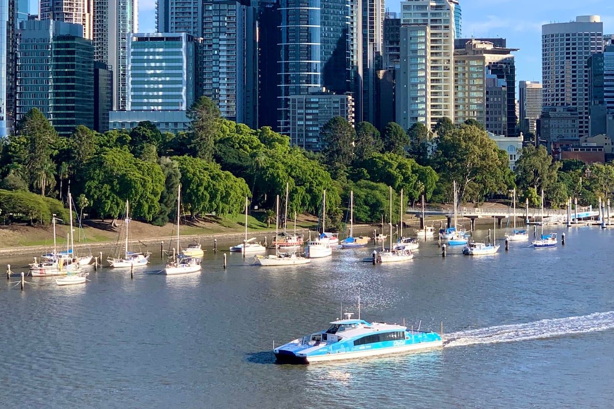 Amazing Level 60 Skytower City view Free Parking gallery image 4