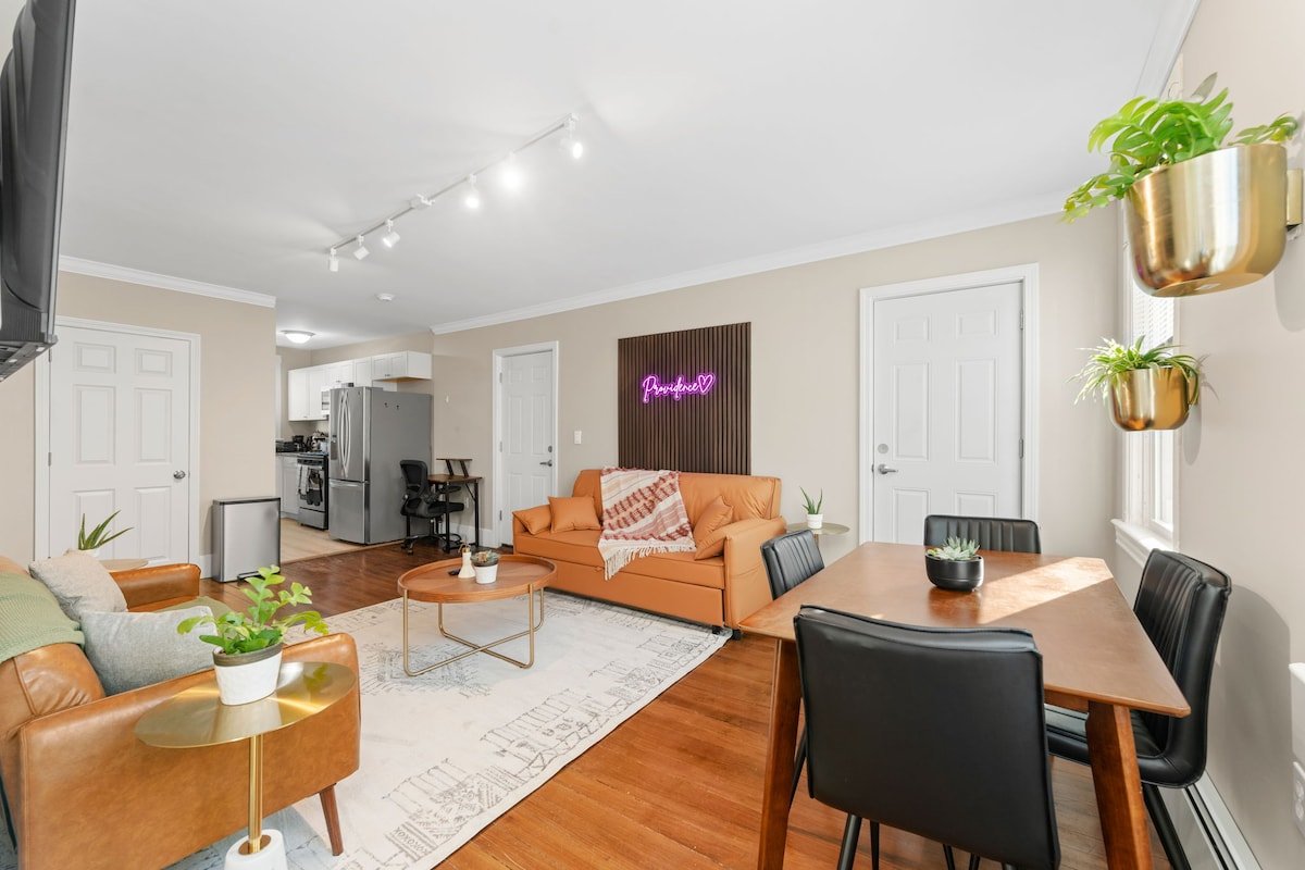 The Garbaldi-Steps to downtown & Federal Hill gallery image 3