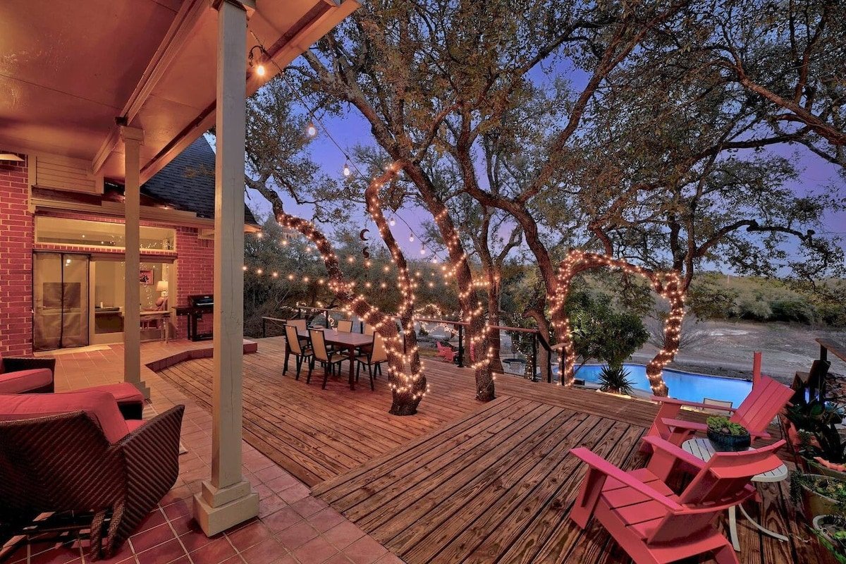 Perfect Retreat + Pool + Cedar Hot Tub + Sleeps 12 gallery image 2