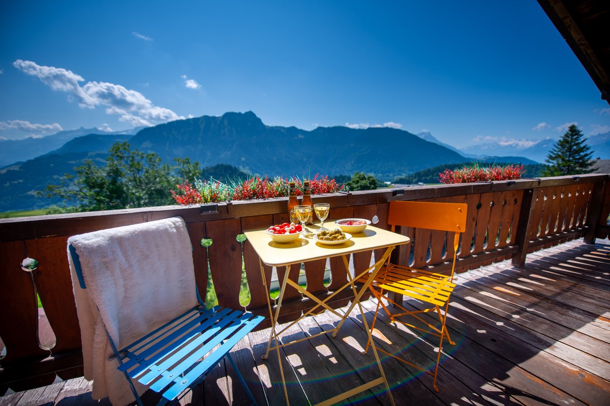 Alpine chalet with sauna and view of the Diableret