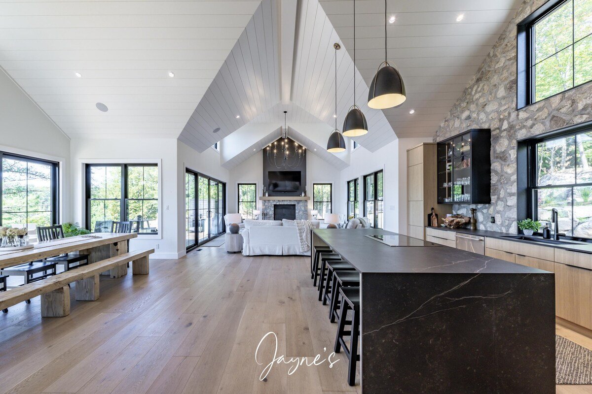 Stunning New Build! 6 bed cottage on Lake Rosseau gallery image 5