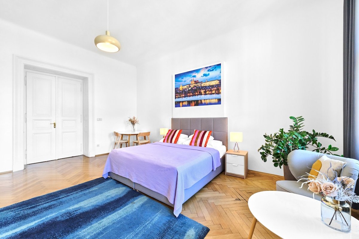 Modern 3-bedroom Lesser Town Apartment Nr.8A gallery image 3