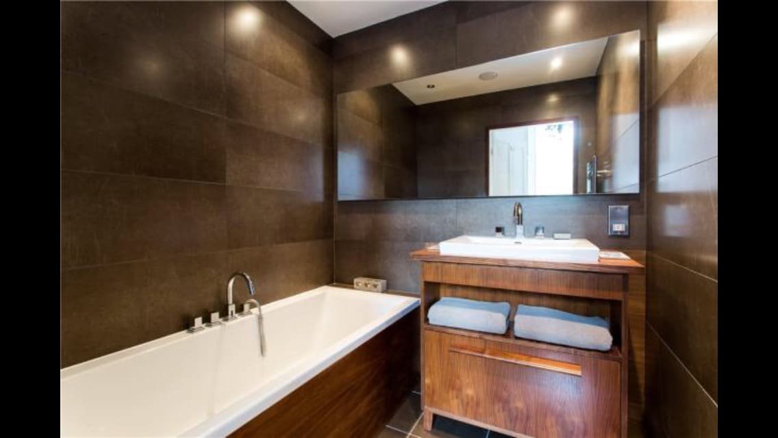 Luxury and spacious Georgian period apartment gallery image 4