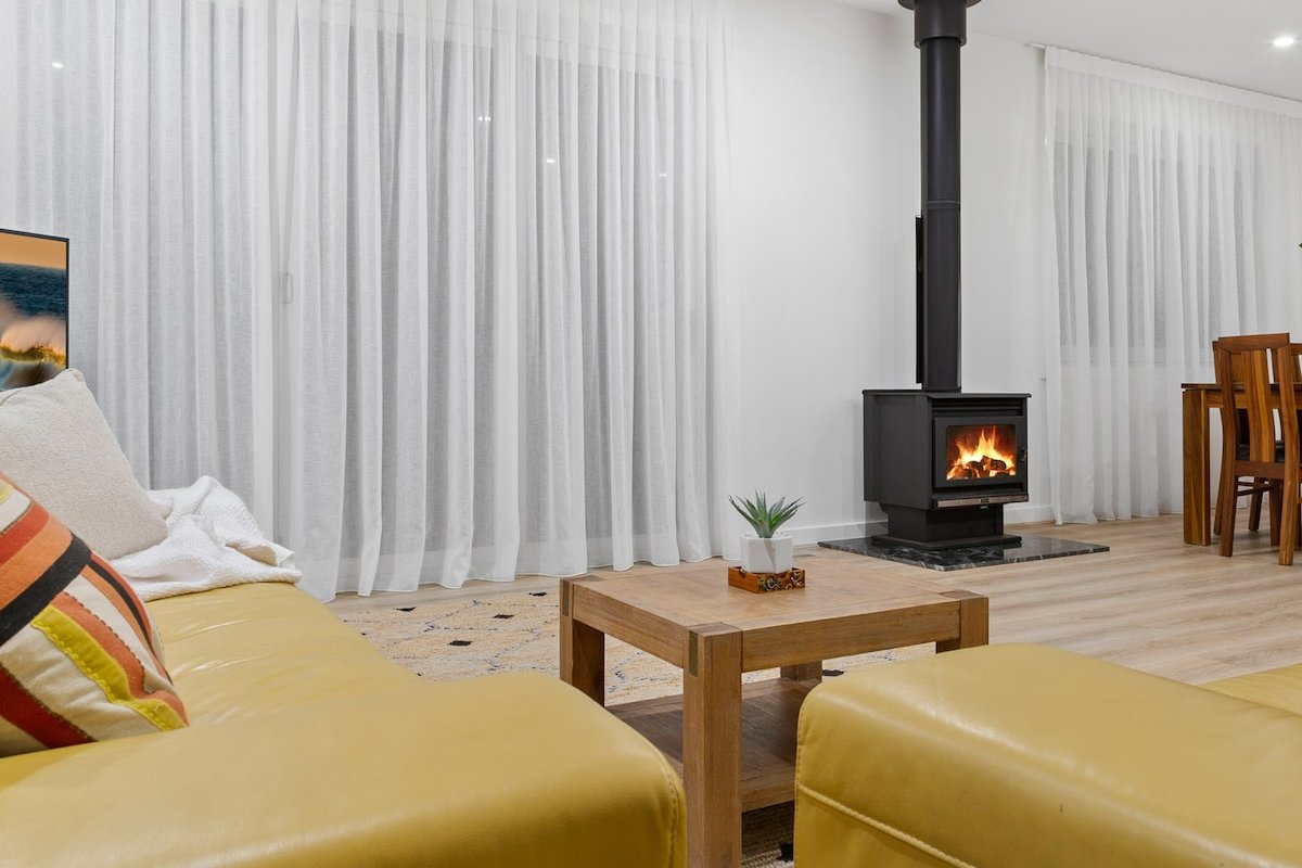 1Beachfront – Primo Casuarina Hideaway by uHoliday gallery image 3