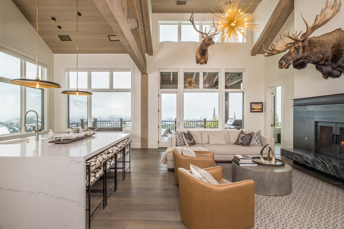 Luxury Townhome | Hot Tub & Mountain Views