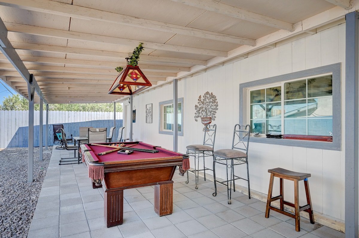 Colossus Estate: Expansive 9-bedroom Home gallery image 2