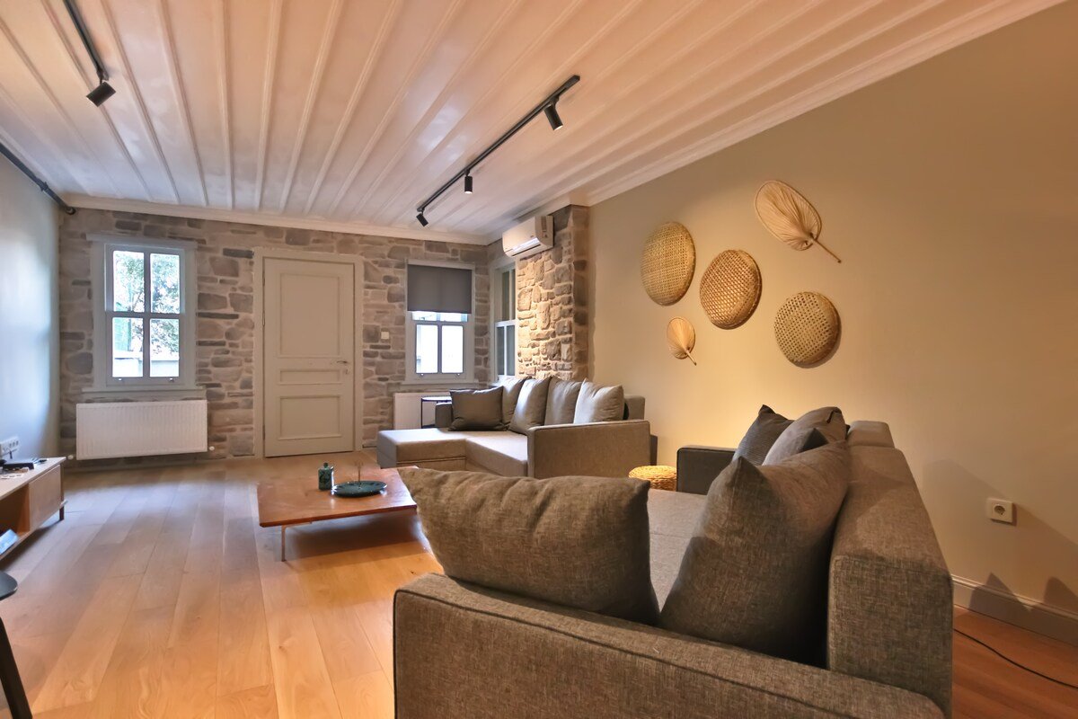 Artistically Renovated Triplex Villa 400m2 Ortaköy gallery image 5