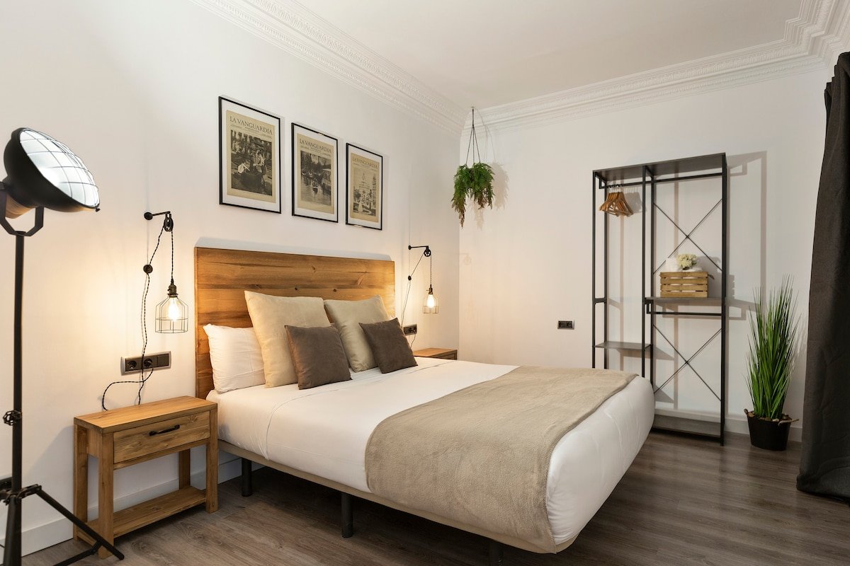 Spacious apartment next to La Sagrada Familia gallery image 3