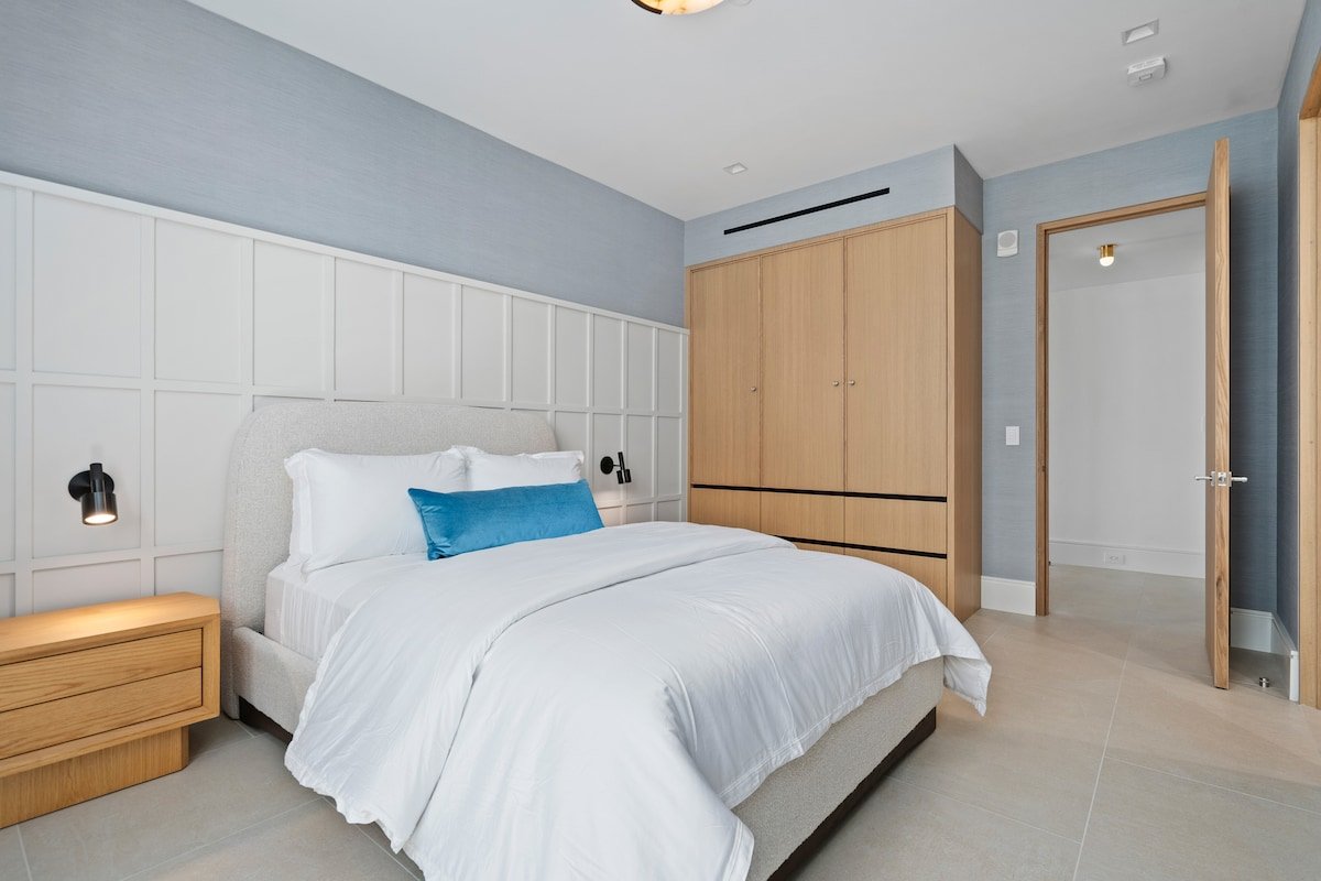 Elevated Coastal Living | Modern 3BR gallery image 3