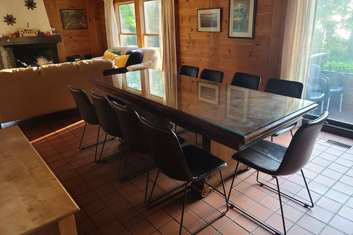 Lakefront Chalet in Montreal gallery image 4