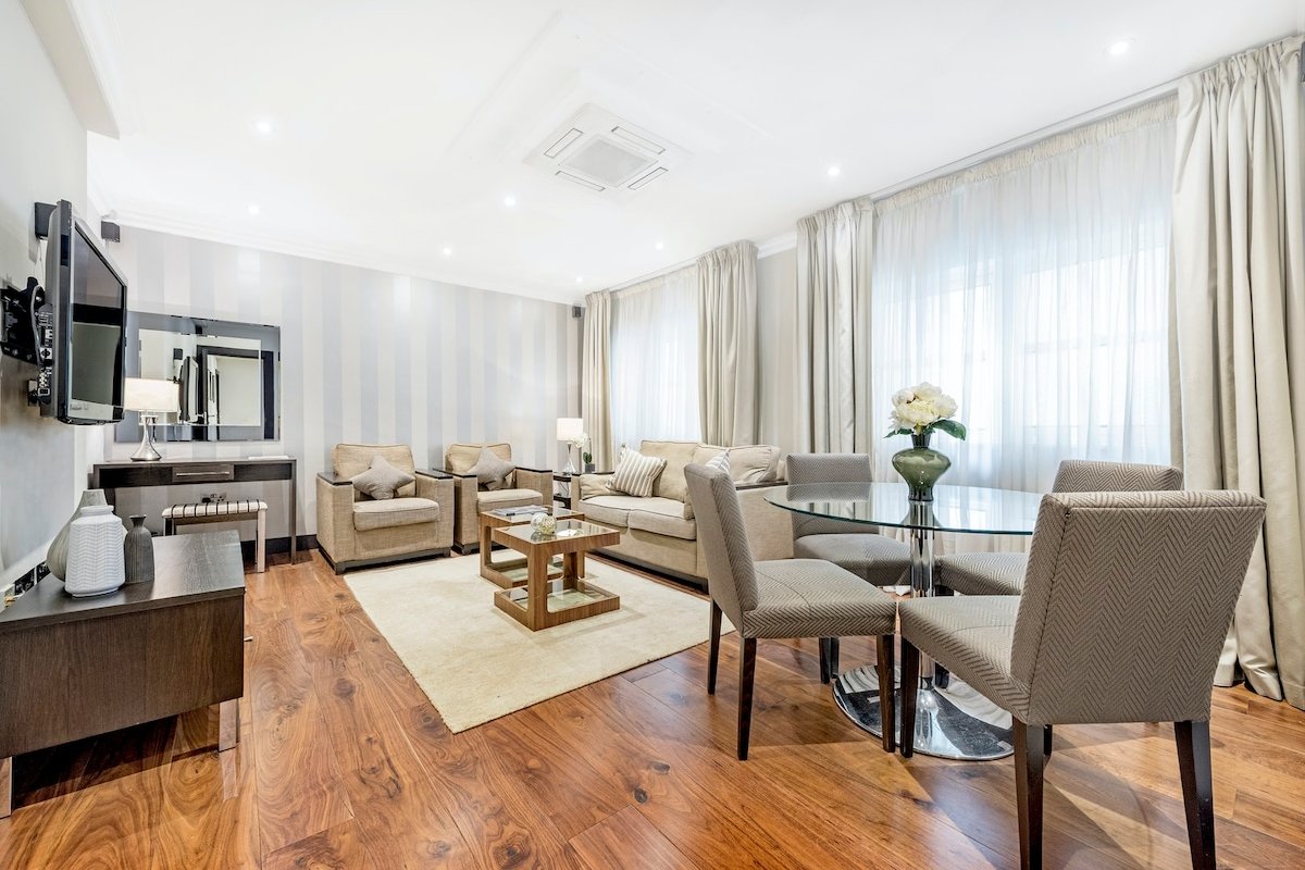 South Kensington – Superior 2 Bedroom Apartment gallery image 4