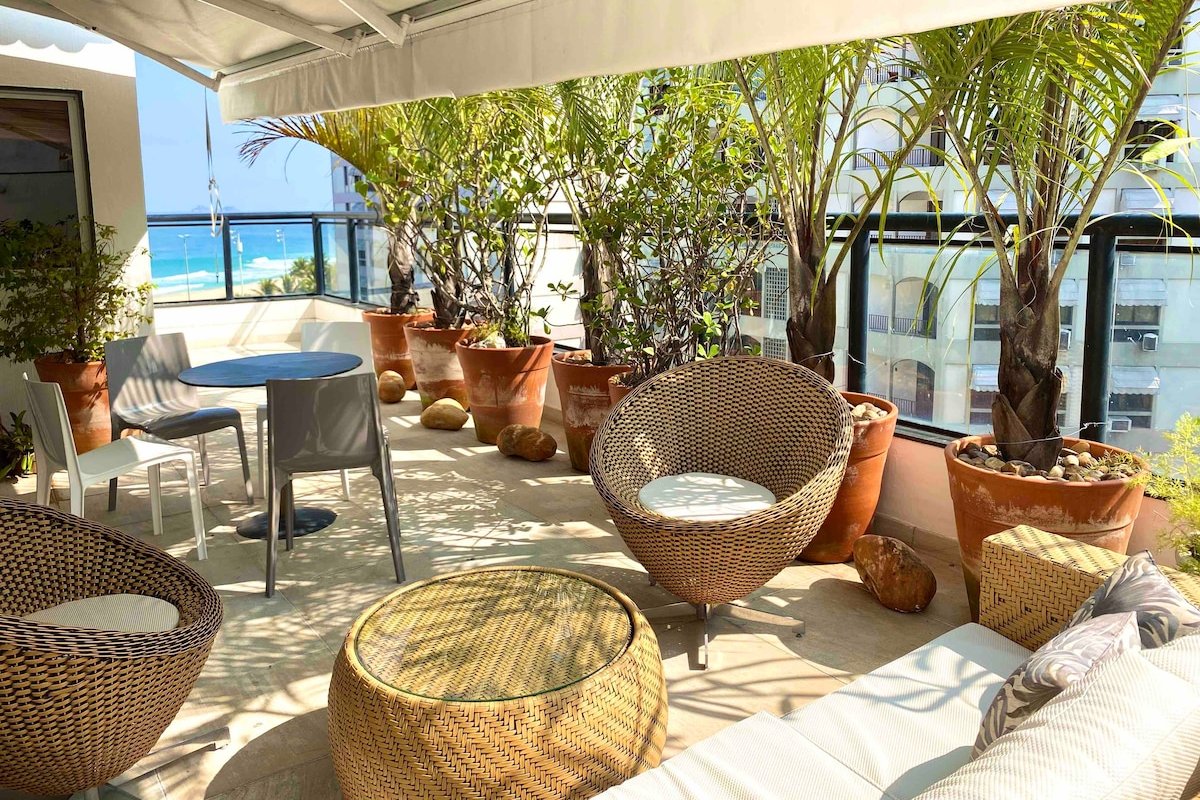 Penthouse with gorgeous view of Ipanema beach gallery image 3