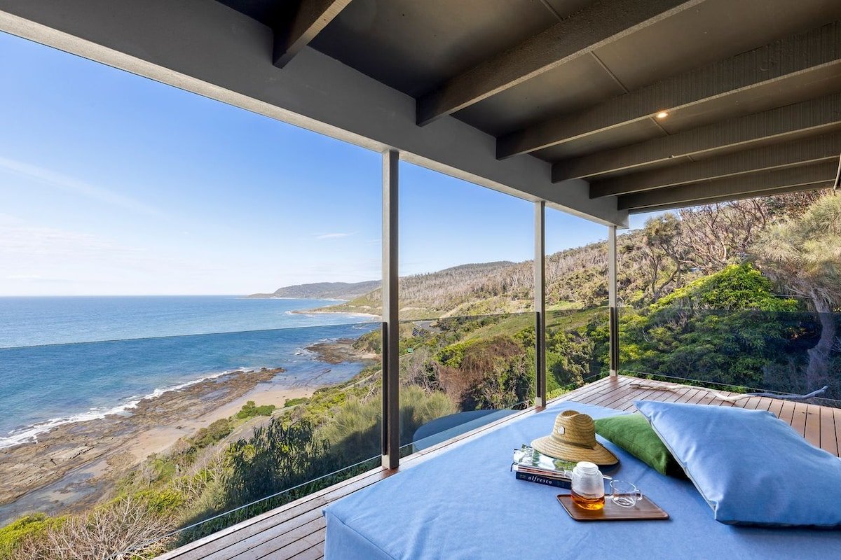 The Headland Retreat – Curated & Contemporary home gallery image 2