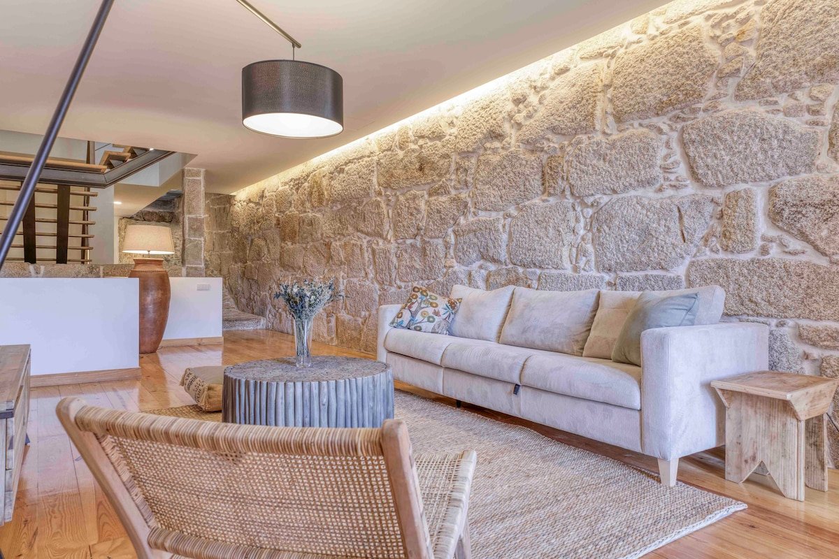 17th century home, scenic views, own garden gallery image 4