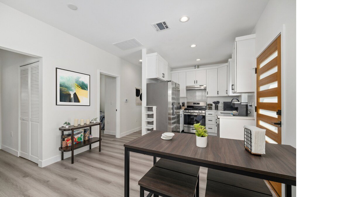 Modern & Bright 3BR | Family Friendly | New Home gallery image 4