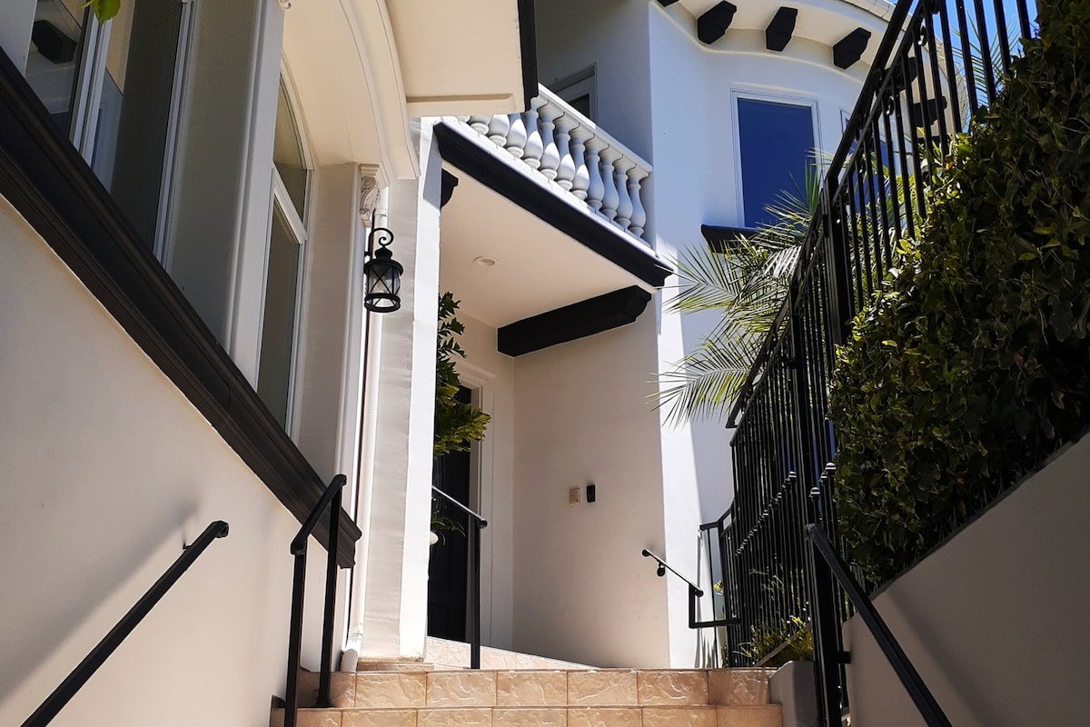 The Beverly Grand Villa @ Bel Air, Los Angeles gallery image 4