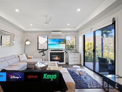 Luxury 5BR Family Group Retreat • Near Dandenongs